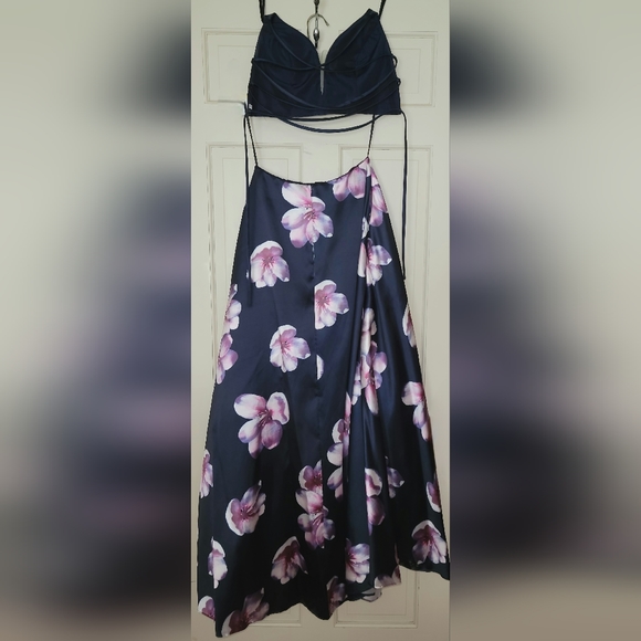 Alyse Paris 2 Piece Prom Dress - Picture 3 of 4